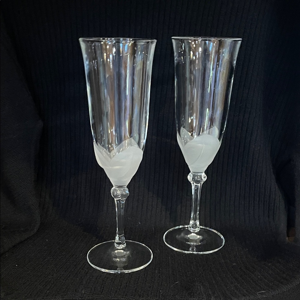 JD Durand Crystal d’Arques Florence Frosted Tulip Glass Champagne Flutes.
